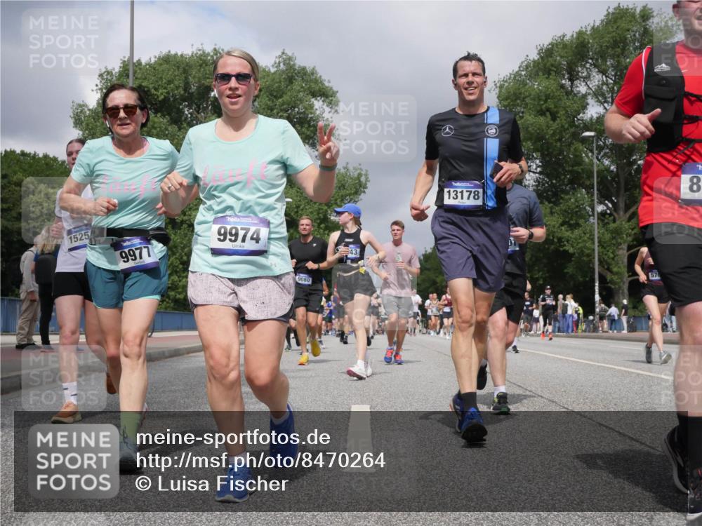 29.06.2025 - hella hamburg halbmarathon Luisa Fischer http://msf.ph/oto/8470264 29.06.2025 10:43:43 Kennedybrücke 1525, 9977, 9974, 9080, 13178, 57, 8, 1899, 2109, 2254, 2515, 2572, 3607, 4271, 5702, 5975, 6363, 6920, 8815, 8984, 9187, 9195, 9468, 9977, 10474 meine-sportfotos.de