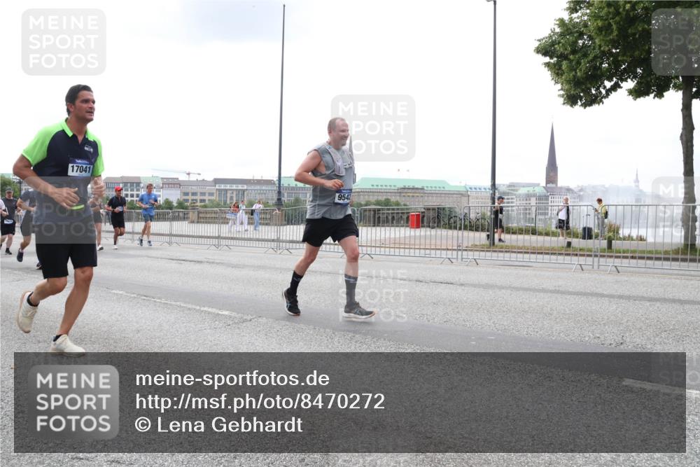 29.06.2025 - hella hamburg halbmarathon Lena Gebhardt http://msf.ph/oto/8470272 29.06.2025 10:32:56 Lombardsbrücke 17041, 9542, 1078, 1199, 1237, 1324, 1732, 2038, 2054, 2059, 2276, 2959, 3391, 3422, 3653, 3660, 3670, 3708, 3753, 3871, 4030, 4096, 4446, 4555, 4650, 5110, 5180, 5581, 5783, 5871, 5917, 6040, 6228, 6312, 6315, 6861, 7308, 7309, 7387, 7531, 7633, 7702, 7749, 7750, 7982, 8170, 8595, 8839, 9010, 9034, 9143, 9188, 9289, 9471, 9542, 9768, 10002, 10013, 10048, 10277, 11229, 11260, 11713, 11756, 12039, 12423, 12424, 14305, 14743, 15951 meine-sportfotos.de