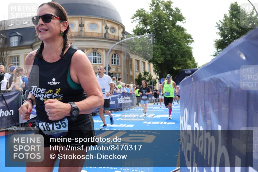 29.06.2025 - hella hamburg halbmarathon Strokosch-Dieckow http://msf.ph/oto/8470317 29.06.2025 11:25:52 Ziel 1048, 2271, 2925, 3247, 3363, 7370, 8892, 8920, 10167, 10966, 12442, 17080, 18755, 18976 meine-sportfotos.de