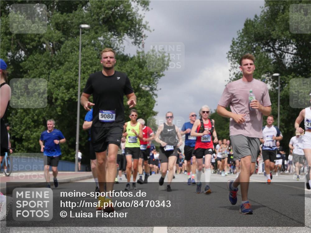 29.06.2025 - hella hamburg halbmarathon Luisa Fischer http://msf.ph/oto/8470343 29.06.2025 10:43:44 Kennedybrücke 9080, 8815, 3607, 21, 2109, 2254, 2515, 3607, 4271, 5702, 5975, 6363, 6920, 8739, 8815, 8984, 9187, 9195, 9468, 9977, 10474 meine-sportfotos.de