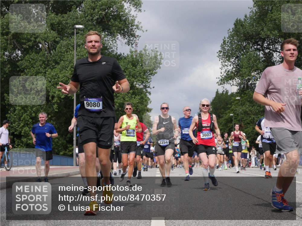 29.06.2025 - hella hamburg halbmarathon Luisa Fischer http://msf.ph/oto/8470357 29.06.2025 10:43:45 Kennedybrücke 9080, 16744, 8815, 2254, 1835, 3607, 10474, 2109, 2254, 3607, 4271, 5702, 5975, 6363, 8739, 8815, 8984, 9187, 9195, 9468, 9977, 10474 meine-sportfotos.de