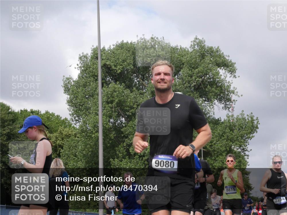 29.06.2025 - hella hamburg halbmarathon Luisa Fischer http://msf.ph/oto/8470394 29.06.2025 10:43:46 Kennedybrücke 9080, 16744, 8815, 2254, 2109, 2254, 3607, 5702, 5975, 6363, 8739, 8815, 9195, 9468, 9977, 10474 meine-sportfotos.de