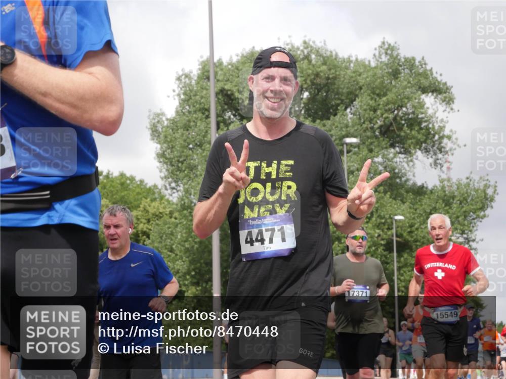 29.06.2025 - hella hamburg halbmarathon Luisa Fischer http://msf.ph/oto/8470448 29.06.2025 10:43:49 Kennedybrücke 4471, 17371, 15549, 1037, 2109, 2254, 3432, 3607, 3810, 4612, 5351, 6229, 6363, 8739, 8815, 9195, 10166, 10474 meine-sportfotos.de