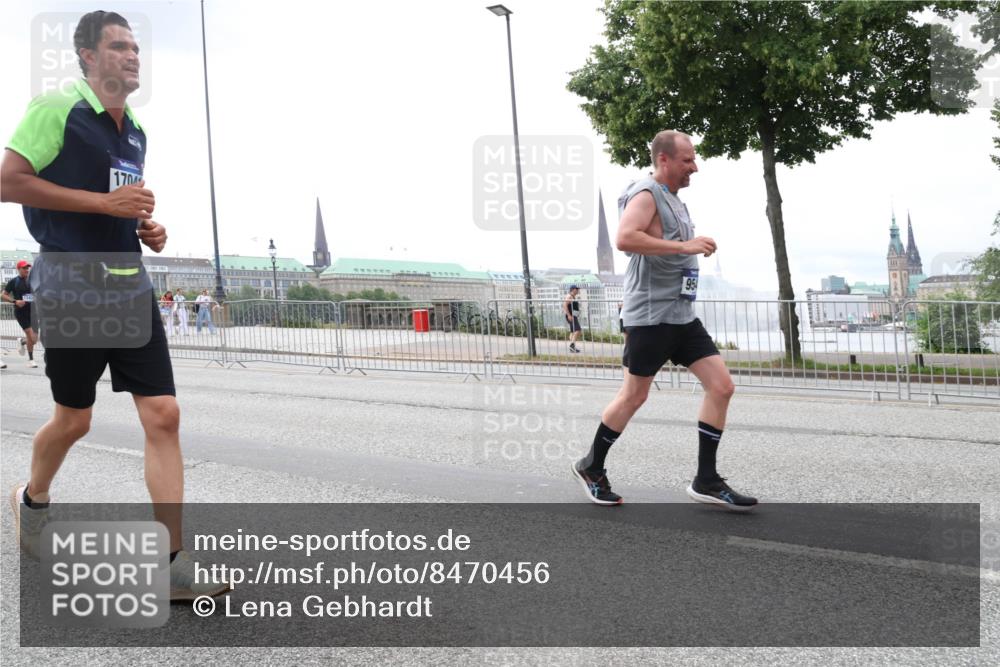 29.06.2025 - hella hamburg halbmarathon Lena Gebhardt http://msf.ph/oto/8470456 29.06.2025 10:32:56 Lombardsbrücke 1704, 954, 1078, 1199, 1237, 1324, 1732, 2038, 2054, 2059, 2276, 2959, 3391, 3422, 3653, 3660, 3670, 3708, 3753, 3871, 4030, 4096, 4446, 4555, 4650, 5110, 5180, 5581, 5783, 5871, 5917, 6040, 6228, 6312, 6315, 6861, 7308, 7309, 7387, 7531, 7633, 7702, 7749, 7750, 7982, 8170, 8595, 8839, 9010, 9034, 9143, 9188, 9289, 9471, 9542, 9768, 10002, 10013, 10048, 10277, 11229, 11260, 11713, 11756, 12039, 12423, 12424, 14305, 14743, 15951 meine-sportfotos.de