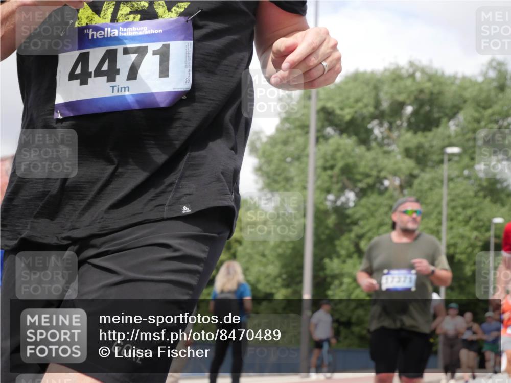 29.06.2025 - hella hamburg halbmarathon Luisa Fischer http://msf.ph/oto/8470489 29.06.2025 10:43:50 Kennedybrücke 4471, 1037, 2109, 2254, 3432, 3607, 3810, 4612, 5059, 5351, 6229, 6363, 8739, 8815, 9195, 10166, 10474 meine-sportfotos.de