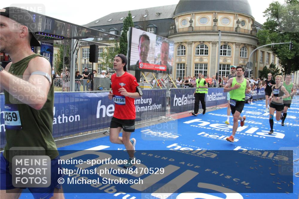 29.06.2025 - hella hamburg halbmarathon Michael Strokosch http://msf.ph/oto/8470529 29.06.2025 10:36:07 Ziel 2399, 6032, 9313, 10477, 12168, 12488, 13419, 14875, 17217, 18156, 18259 meine-sportfotos.de