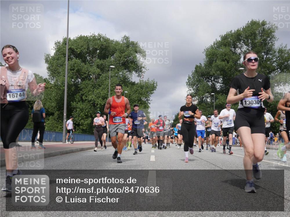 29.06.2025 - hella hamburg halbmarathon Luisa Fischer http://msf.ph/oto/8470636 29.06.2025 10:43:53 Kennedybrücke 16744, 8739, 8307, 1894, 6229, 19055, 3810, 13030, 1037, 2042, 2299, 3293, 3432, 3810, 4612, 5059, 5351, 6229, 6363, 7108, 8739, 9195, 9946, 10166, 10474 meine-sportfotos.de