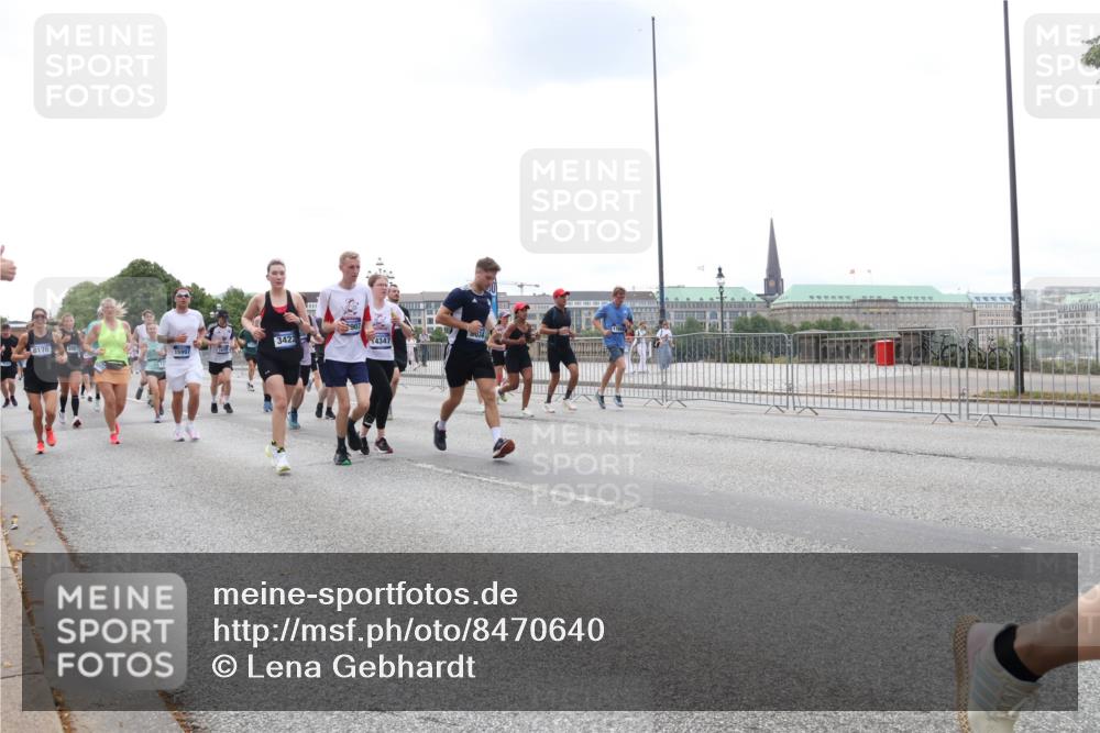 29.06.2025 - hella hamburg halbmarathon Lena Gebhardt http://msf.ph/oto/8470640 29.06.2025 10:32:57 Lombardsbrücke 907, 3422, 8170, 6861, 14347, 15997, 1078, 1199, 1237, 1324, 1732, 2038, 2054, 2059, 2085, 2276, 2959, 3391, 3422, 3653, 3660, 3670, 3708, 3753, 3871, 4030, 4096, 4446, 4555, 4650, 5110, 5180, 5581, 5783, 5871, 5917, 6040, 6228, 6312, 6315, 6773, 6861, 7308, 7309, 7387, 7531, 7633, 7702, 7749, 7750, 7982, 8170, 8595, 8839, 9010, 9034, 9143, 9188, 9289, 9471, 9542, 9768, 10013, 10048, 10277, 11229, 11260, 11713, 11756, 12039, 12423, 12424, 14305, 14743, 15951 meine-sportfotos.de