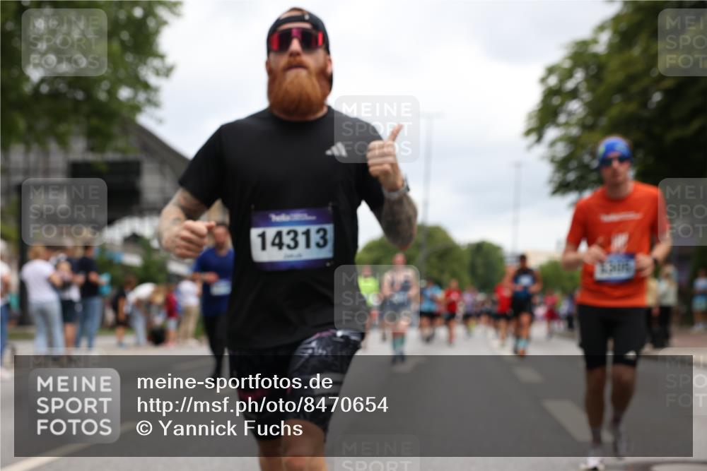 29.06.2025 - hella hamburg halbmarathon Yannick Fuchs http://msf.ph/oto/8470654 29.06.2025 10:57:38 20KM 1184, 1316, 1722, 1724, 1940, 1992, 2685, 3360, 4328, 4370, 5305, 5384, 5734, 6631, 7243, 7290, 7333, 8561, 8822, 9124, 9439, 9681, 10705, 10766, 10866, 11149, 11527, 11657, 11771, 12315, 12316, 12513, 12662, 13171, 13528, 14135, 14313, 14493, 15516, 15532, 15550, 15897, 16424, 16426, 16639, 16872, 17071, 17437, 17730, 17894, 18028, 18122, 18717 meine-sportfotos.de