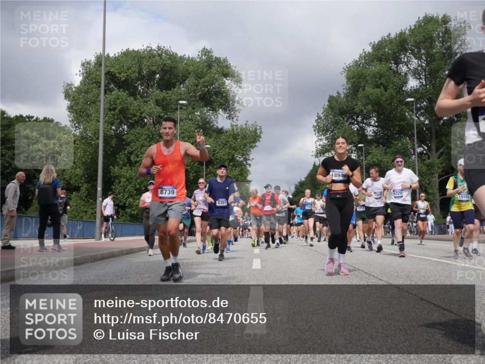 29.06.2025 - hella hamburg halbmarathon Luisa Fischer http://msf.ph/oto/8470655 29.06.2025 10:43:53 Kennedybrücke 8739, 5351, 8307, 18946, 3810, 1905, 6229, 19163, 1037, 2042, 2299, 3293, 3432, 3810, 4612, 5059, 5351, 6229, 6363, 7108, 8739, 9195, 9946, 10166, 10474 meine-sportfotos.de