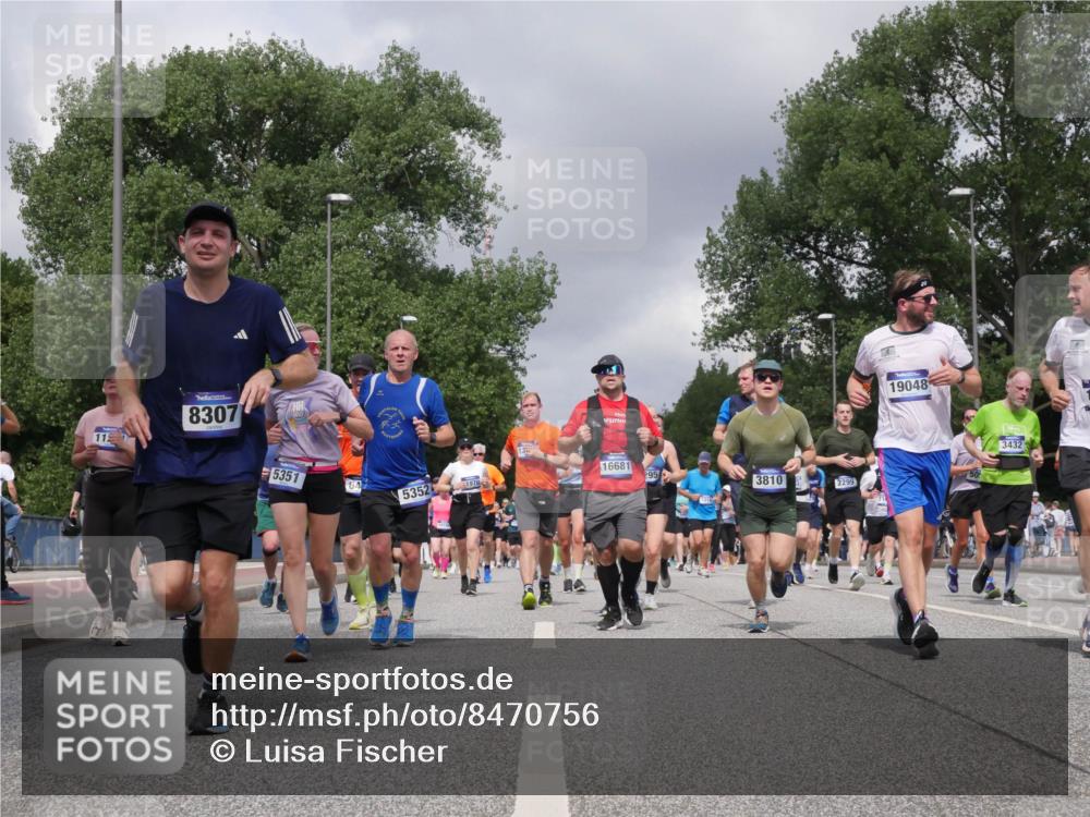 29.06.2025 - hella hamburg halbmarathon Luisa Fischer http://msf.ph/oto/8470756 29.06.2025 10:43:56 Kennedybrücke 11, 8307, 5351, 16681, 64, 5352, 1970, 295, 3810, 2299, 19048, 505, 3432, 1018, 1037, 2042, 2299, 3293, 3432, 3810, 4612, 5059, 5351, 6076, 6163, 6229, 7108, 8378, 8739, 9195, 9946, 10166, 10474 meine-sportfotos.de