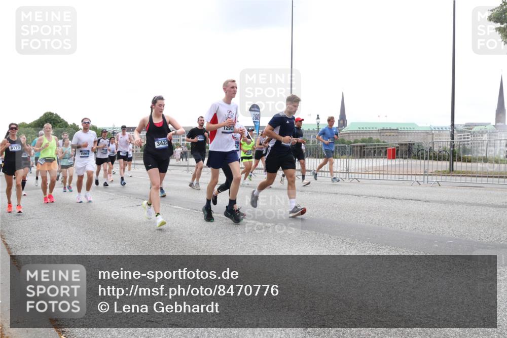 29.06.2025 - hella hamburg halbmarathon Lena Gebhardt http://msf.ph/oto/8470776 29.06.2025 10:32:58 Lombardsbrücke 8170, 15997, 3422, 12907, 200, 1078, 1199, 1237, 1324, 1732, 1764, 2038, 2054, 2059, 2085, 2276, 2959, 3391, 3422, 3660, 3670, 3708, 3753, 3871, 4030, 4096, 4446, 4555, 4650, 5110, 5180, 5581, 5783, 5871, 5917, 6040, 6228, 6773, 6861, 7308, 7309, 7387, 7531, 7633, 7749, 7750, 7982, 8170, 8595, 8839, 9010, 9034, 9143, 9188, 9289, 9471, 9542, 9768, 10013, 10048, 10277, 11229, 11260, 11713, 11756, 11826, 12039, 12423, 12424, 14305, 14743, 15951 meine-sportfotos.de