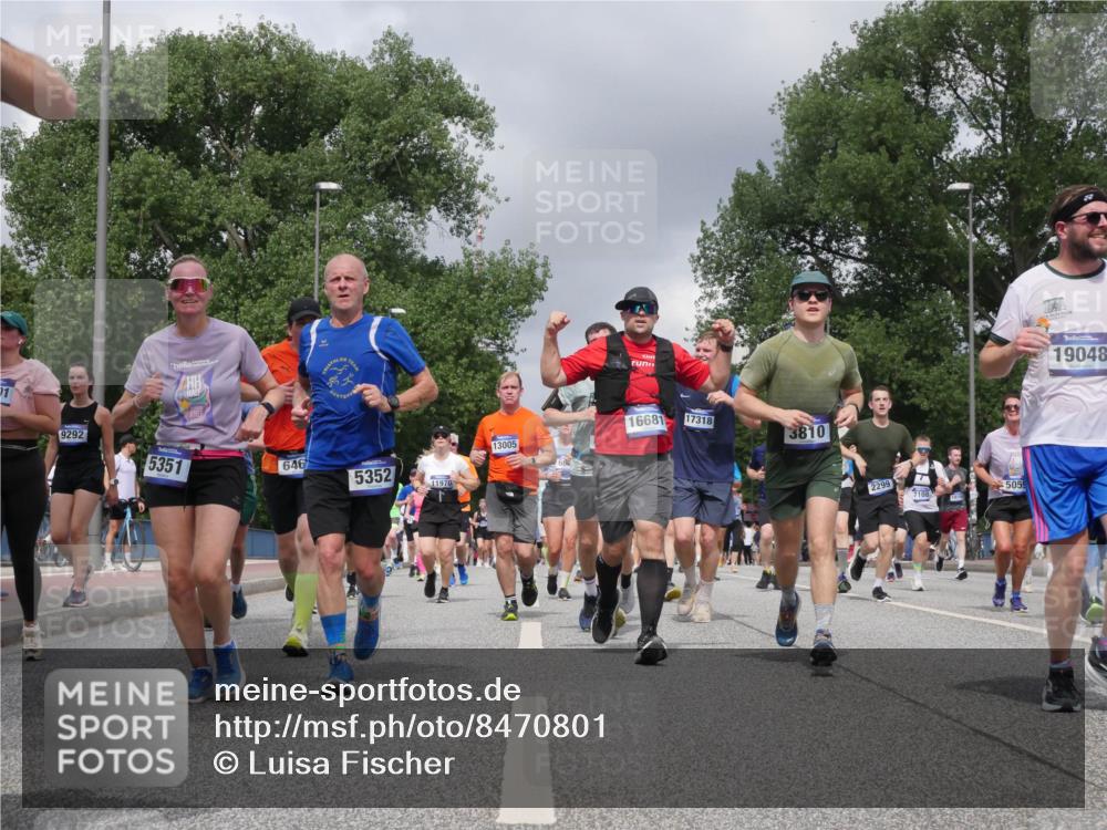 29.06.2025 - hella hamburg halbmarathon Luisa Fischer http://msf.ph/oto/8470801 29.06.2025 10:43:57 Kennedybrücke 9292, 5351, 646, 5352, 11970, 13005, 16681, 17318, 3810, 2299, 7108, 5059, 19048, 1018, 1037, 2042, 2299, 3293, 3306, 3432, 3810, 4612, 5059, 5351, 5753, 6076, 6163, 6229, 7108, 8378, 8739, 9946, 10166 meine-sportfotos.de