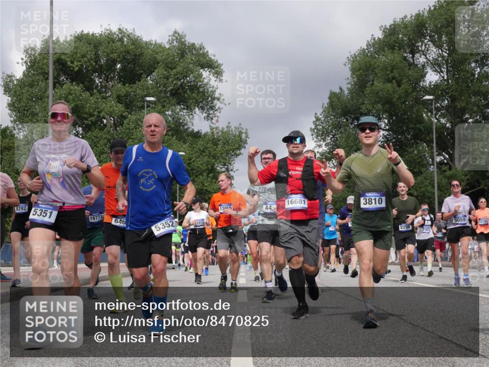 29.06.2025 - hella hamburg halbmarathon Luisa Fischer http://msf.ph/oto/8470825 29.06.2025 10:43:57 Kennedybrücke 9292, 5351, 18771, 646, 5352, 1970, 13005, 58, 21, 0975, 44, 16681, 3810, 5059, 1219, 2299, 7108, 1018, 1037, 2042, 2299, 3293, 3306, 3432, 3810, 4612, 5059, 5351, 5753, 6076, 6163, 6229, 7108, 8378, 8739, 9946, 10166 meine-sportfotos.de