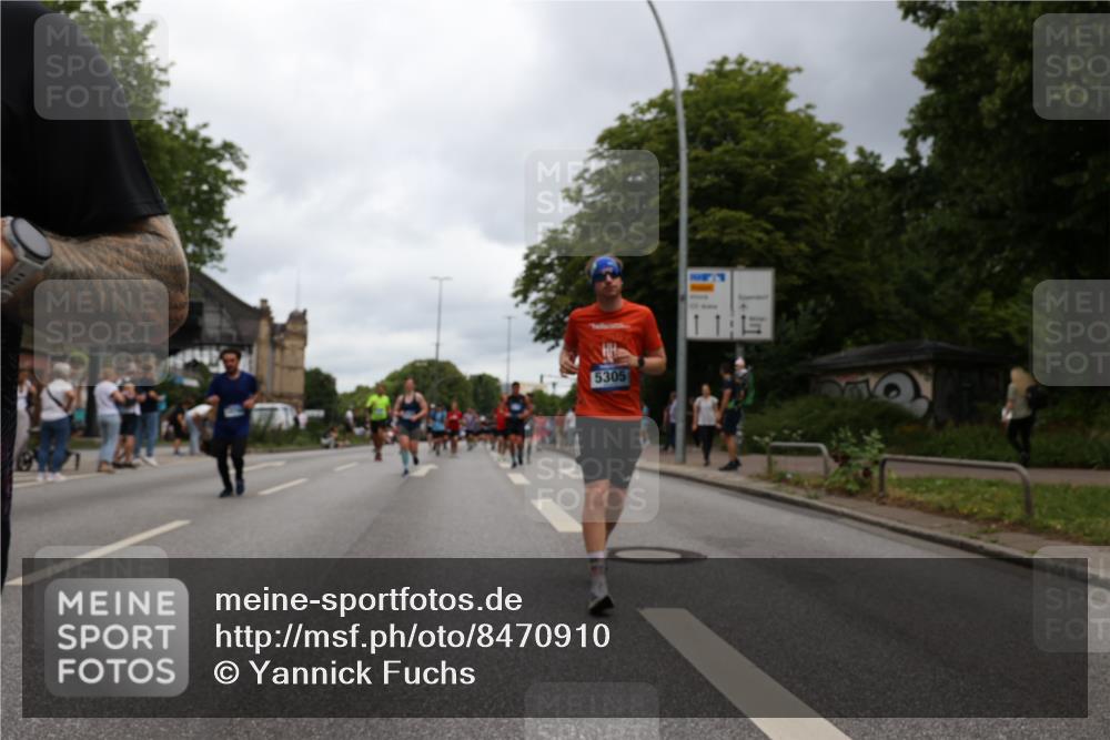 29.06.2025 - hella hamburg halbmarathon Yannick Fuchs http://msf.ph/oto/8470910 29.06.2025 10:57:38 20KM 1184, 1316, 1722, 1724, 1940, 1992, 2685, 3360, 4328, 4370, 5305, 5384, 5734, 6631, 7243, 7290, 7333, 8561, 8822, 9124, 9439, 9681, 10705, 10766, 10866, 11149, 11527, 11657, 11771, 12315, 12316, 12513, 12662, 13171, 13528, 14135, 14313, 14493, 15516, 15532, 15550, 15897, 16424, 16426, 16639, 16872, 17071, 17437, 17730, 17894, 18028, 18122, 18717 meine-sportfotos.de