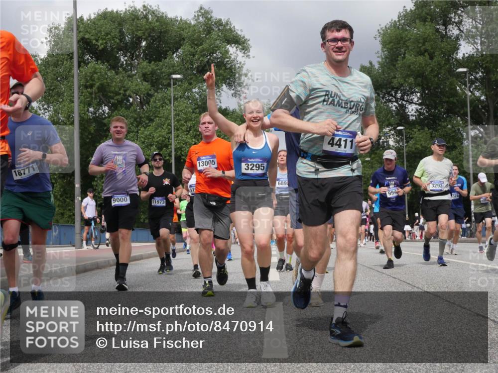 29.06.2025 - hella hamburg halbmarathon Luisa Fischer http://msf.ph/oto/8470914 29.06.2025 10:43:59 Kennedybrücke 18771, 11, 9000, 11973, 13005, 3295, 689, 21, 0975, 4411, 994, 3293, 378, 1314, 1018, 1037, 2042, 2299, 3293, 3306, 3432, 3810, 4612, 5059, 5351, 5753, 6076, 6163, 6229, 7108, 8378, 9237, 9946, 10166 meine-sportfotos.de