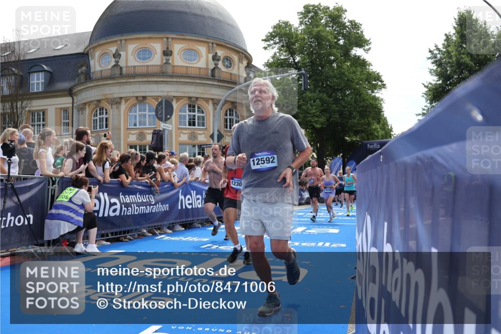 29.06.2025 - hella hamburg halbmarathon Strokosch-Dieckow http://msf.ph/oto/8471006 29.06.2025 11:26:36 Ziel 1458, 1477, 1853, 2959, 4819, 4829, 5929, 5930, 7276, 7919, 8297, 10687, 11999, 12305, 12537, 12592, 13934, 14499, 14726, 16565, 16566, 17414, 17529, 17804, 18105, 18825, 18865 meine-sportfotos.de