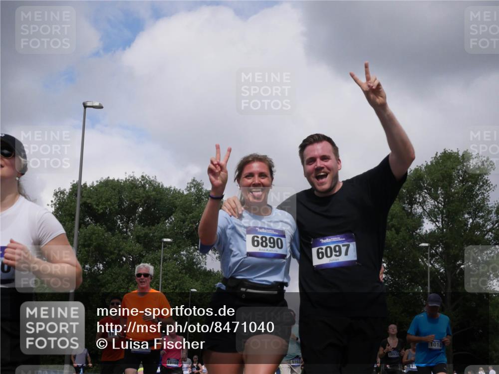 29.06.2025 - hella hamburg halbmarathon Luisa Fischer http://msf.ph/oto/8471040 29.06.2025 10:44:02 Kennedybrücke 111, 6890, 6097, 6163, 19168, 15933, 1018, 1018, 1323, 2042, 2299, 3293, 3306, 3432, 4612, 5059, 5753, 6076, 6098, 6163, 6806, 7108, 7956, 8378, 9237, 9946, 10166 meine-sportfotos.de