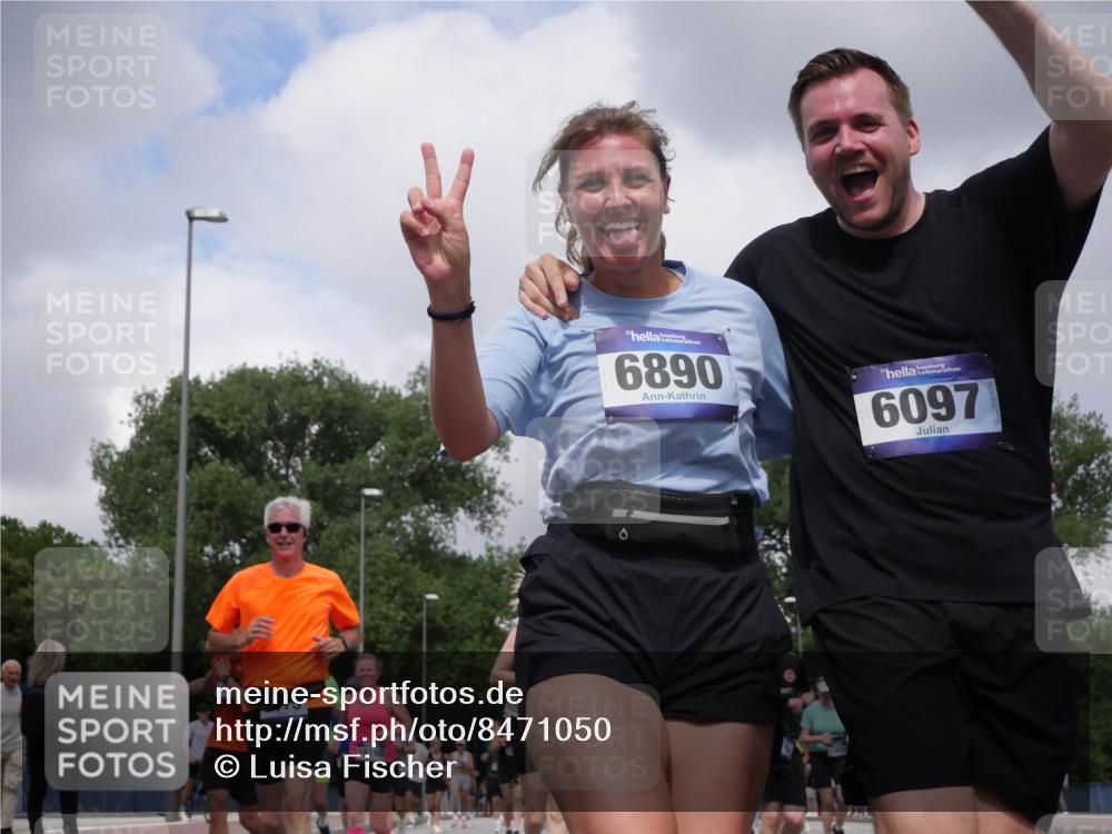 29.06.2025 - hella hamburg halbmarathon Luisa Fischer http://msf.ph/oto/8471050 29.06.2025 10:44:03 Kennedybrücke 19168, 6890, 6097, 1018, 1075, 1323, 2042, 2299, 3293, 3306, 5059, 5753, 6076, 6098, 6163, 6806, 7108, 7956, 8378, 9237, 9946 meine-sportfotos.de