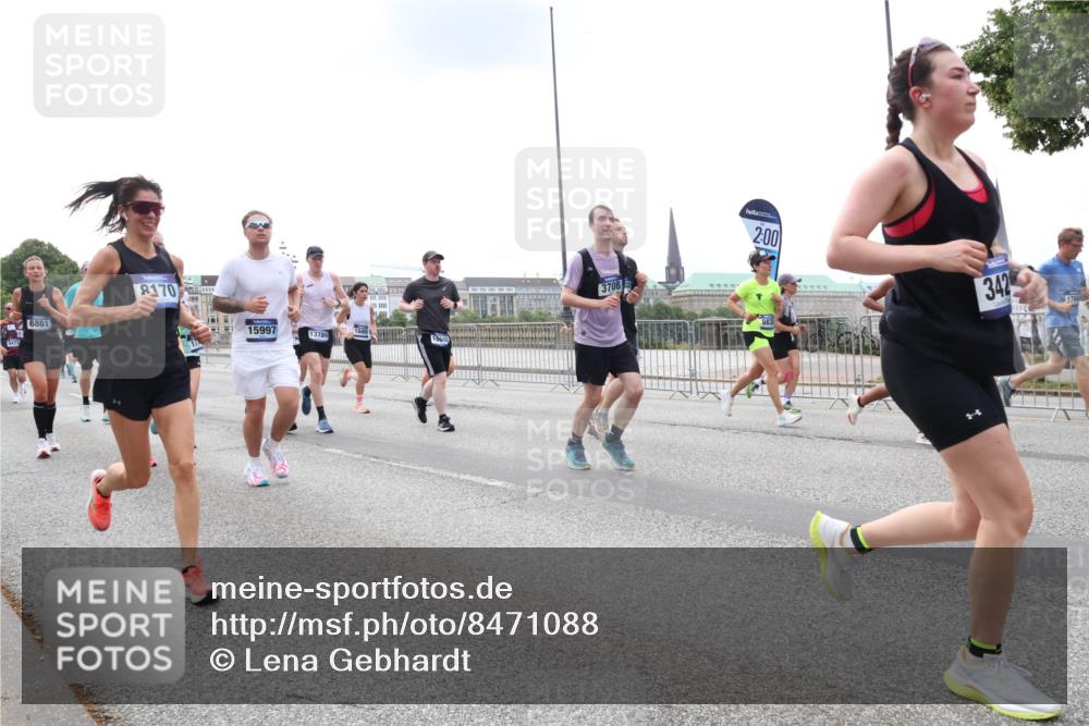 29.06.2025 - hella hamburg halbmarathon Lena Gebhardt http://msf.ph/oto/8471088 29.06.2025 10:32:59 Lombardsbrücke 9471, 6861, 8170, 1840, 15997, 13789, 3708, 2, 00, 342, 1078, 1199, 1237, 1324, 1732, 1764, 2038, 2054, 2059, 2085, 2276, 2959, 3391, 3422, 3660, 3670, 3708, 3753, 3871, 4030, 4096, 4446, 4555, 4650, 5110, 5180, 5581, 5783, 5871, 5917, 6040, 6228, 6773, 6861, 7308, 7309, 7387, 7531, 7633, 7749, 7750, 7982, 8170, 8595, 8839, 9010, 9034, 9143, 9188, 9289, 9471, 9542, 9768, 10013, 10048, 10277, 11229, 11260, 11713, 11756, 11826, 12039, 12423, 12424, 14305, 14743, 15951 meine-sportfotos.de