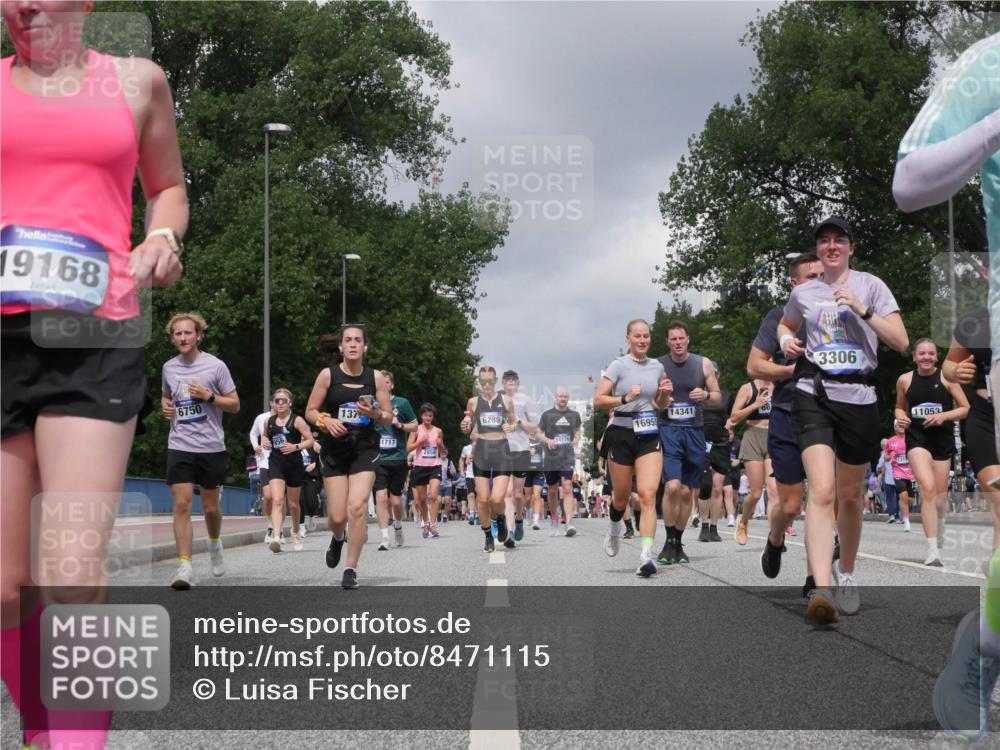 29.06.2025 - hella hamburg halbmarathon Luisa Fischer http://msf.ph/oto/8471115 29.06.2025 10:44:06 Kennedybrücke 19168, 6750, 137, 1717, 2858, 6289, 14341, 08, 16955, 11176, 3306, 11053, 1018, 1075, 1323, 2042, 3306, 4906, 5753, 6076, 6098, 6163, 6806, 7108, 7956, 8378, 8429, 8430, 9237 meine-sportfotos.de