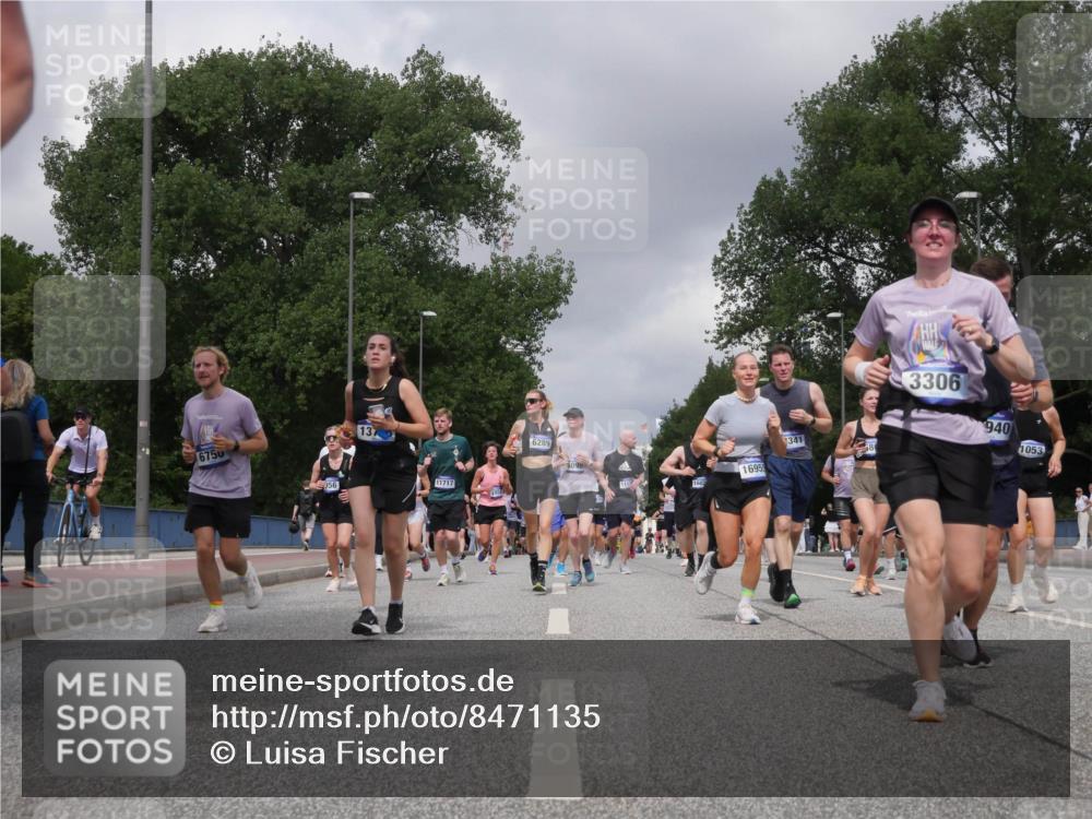 29.06.2025 - hella hamburg halbmarathon Luisa Fischer http://msf.ph/oto/8471135 29.06.2025 10:44:07 Kennedybrücke 6750, 137, 11717, 6289, 16955, 341, 8, 3306, 940, 1053, 1018, 1075, 1323, 3306, 4906, 5753, 6076, 6098, 6163, 6806, 7956, 8378, 8429, 8430, 9237, 9962 meine-sportfotos.de
