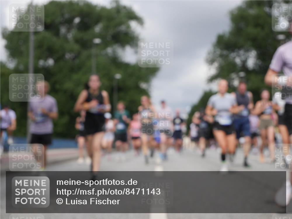 29.06.2025 - hella hamburg halbmarathon Luisa Fischer http://msf.ph/oto/8471143 29.06.2025 10:44:07 Kennedybrücke 8, 1018, 1075, 1323, 3306, 4906, 5753, 6076, 6098, 6163, 6806, 7956, 8378, 8429, 8430, 9237, 9962 meine-sportfotos.de
