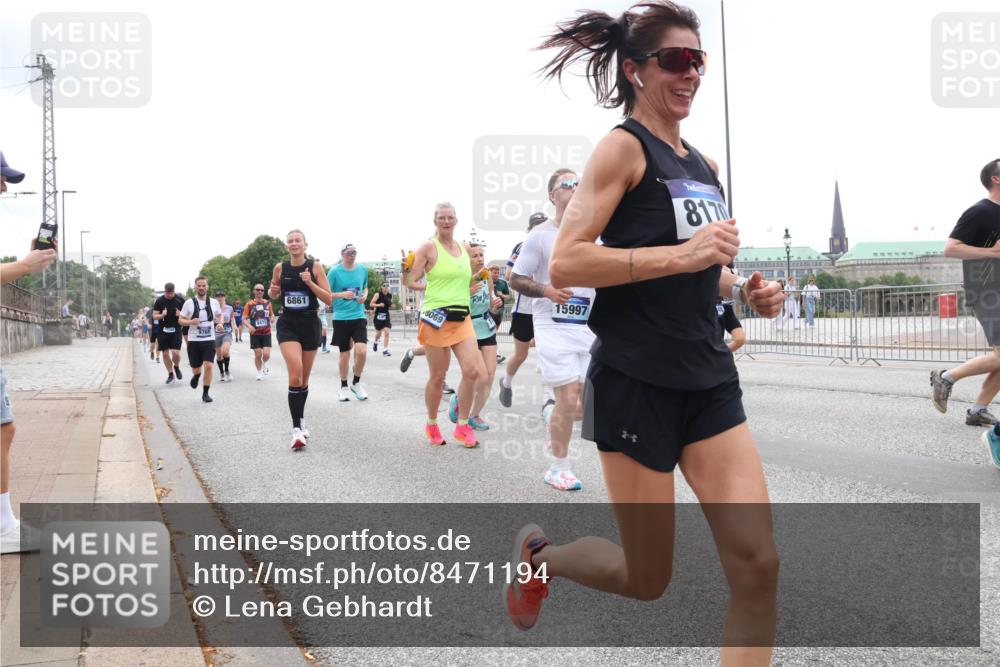 29.06.2025 - hella hamburg halbmarathon Lena Gebhardt http://msf.ph/oto/8471194 29.06.2025 10:33:00 Lombardsbrücke 9471, 6861, 6069, 15997, 817, 1078, 1199, 1237, 1324, 1732, 1764, 2038, 2054, 2059, 2085, 2276, 2838, 2959, 3391, 3422, 3660, 3670, 3708, 3753, 3871, 4030, 4096, 4446, 4555, 4650, 5110, 5180, 5581, 5871, 5917, 6040, 6773, 6861, 7308, 7309, 7387, 7531, 7633, 7749, 7750, 7982, 8170, 8595, 8839, 9010, 9034, 9143, 9188, 9289, 9471, 9542, 9768, 10013, 10048, 10277, 11229, 11260, 11713, 11756, 11826, 12039, 12423, 12424, 14305, 14743, 15951 meine-sportfotos.de