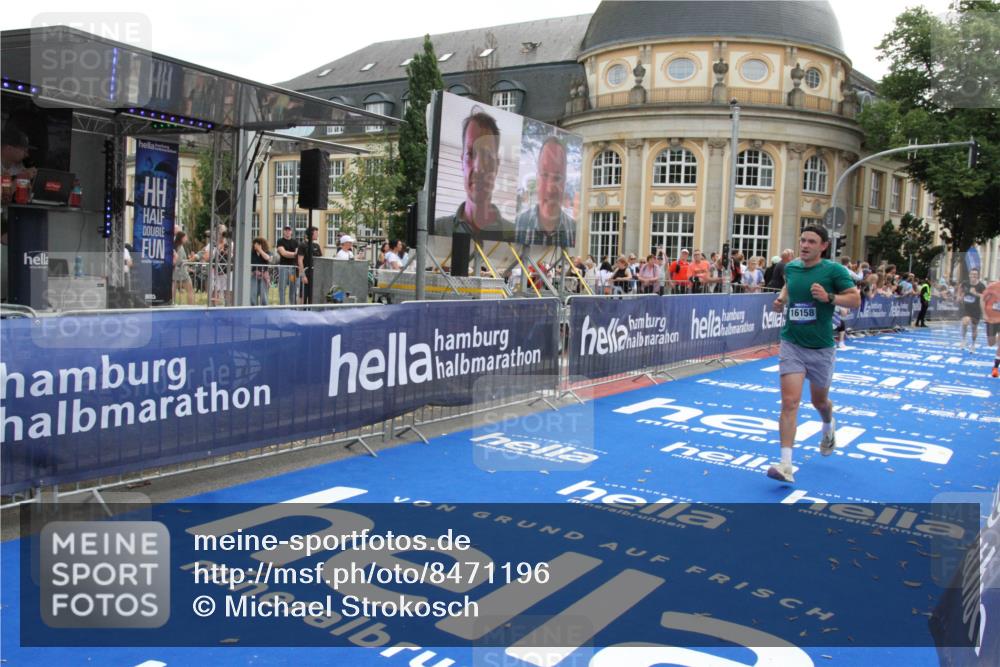 29.06.2025 - hella hamburg halbmarathon Michael Strokosch http://msf.ph/oto/8471196 29.06.2025 10:36:24 Ziel 6829, 6993, 8084, 11304, 12051, 14075, 15348, 16158, 17192 meine-sportfotos.de