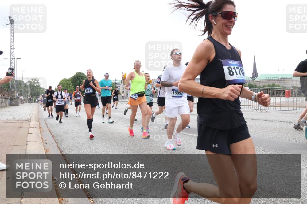29.06.2025 - hella hamburg halbmarathon Lena Gebhardt http://msf.ph/oto/8471222 29.06.2025 10:33:00 Lombardsbrücke 6861, 6069, 15997, 8170, 1078, 1199, 1237, 1324, 1732, 1764, 2038, 2054, 2059, 2085, 2276, 2838, 2959, 3391, 3422, 3660, 3670, 3708, 3753, 3871, 4030, 4096, 4446, 4555, 4650, 5110, 5180, 5581, 5871, 5917, 6040, 6773, 6861, 7308, 7309, 7387, 7531, 7633, 7749, 7750, 7982, 8170, 8595, 8839, 9010, 9034, 9143, 9188, 9289, 9471, 9542, 9768, 10013, 10048, 10277, 11229, 11260, 11713, 11756, 11826, 12039, 12423, 12424, 14305, 14743, 15951 meine-sportfotos.de