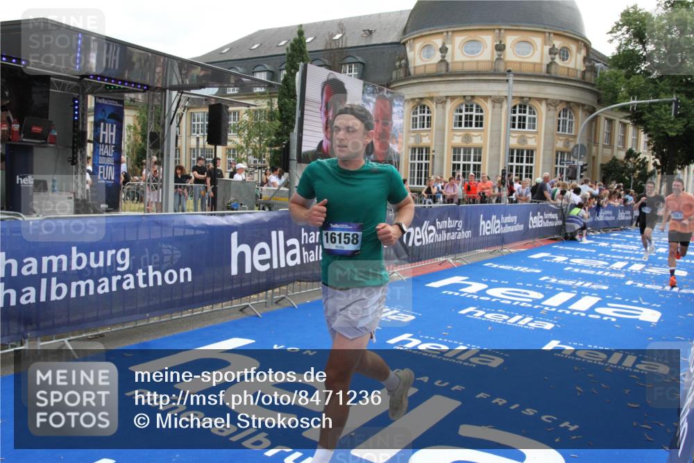 29.06.2025 - hella hamburg halbmarathon Michael Strokosch http://msf.ph/oto/8471236 29.06.2025 10:36:25 Ziel 8084, 11304, 12051, 14075, 15348, 16158, 17192, 18062 meine-sportfotos.de
