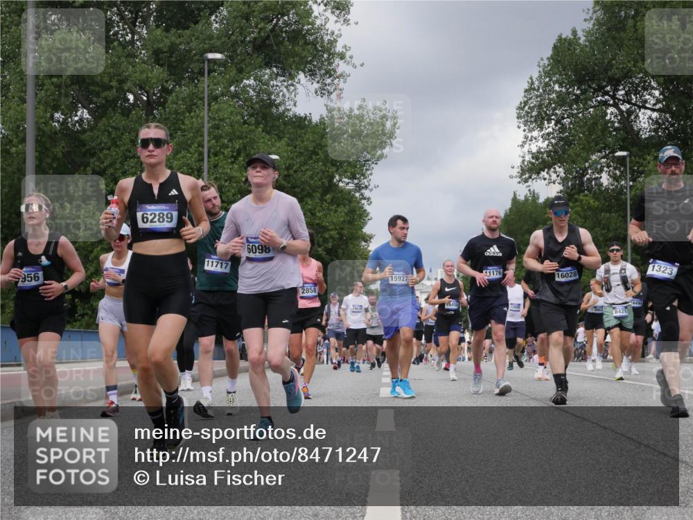 29.06.2025 - hella hamburg halbmarathon Luisa Fischer http://msf.ph/oto/8471247 29.06.2025 10:44:09 Kennedybrücke 956, 6289, 11717, 6098, 2858, 15927, 1176, 16450, 12699, 16028, 18490, 9962, 8429, 1323, 1075, 1323, 3306, 4906, 5753, 6098, 6806, 7956, 8429, 8430, 9237, 9962 meine-sportfotos.de