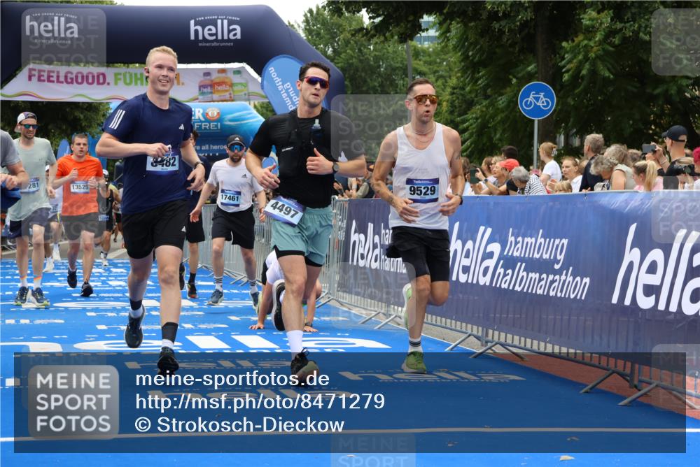 29.06.2025 - hella hamburg halbmarathon Strokosch-Dieckow http://msf.ph/oto/8471279 29.06.2025 10:46:30 Ziel 2222, 2842, 4237, 4497, 5459, 6421, 6978, 7335, 8482, 8981, 9051, 9232, 9386, 9529, 9786, 11185, 11773, 12891, 13525, 13554, 14045, 14228, 14482, 15026, 15133, 15157, 15206, 17281, 17461, 18637, 18882, 19209 meine-sportfotos.de