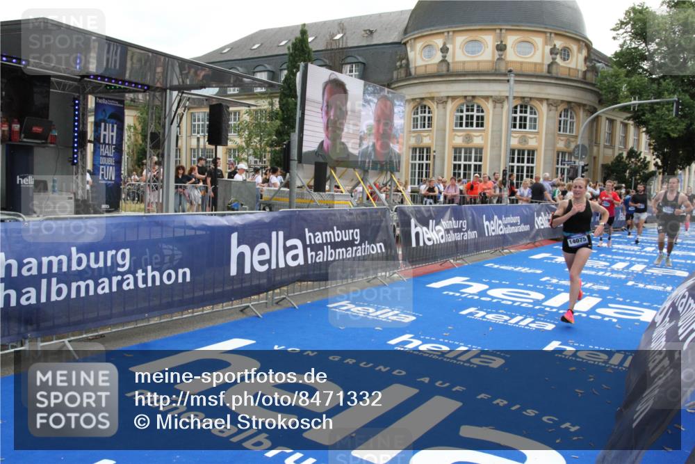 29.06.2025 - hella hamburg halbmarathon Michael Strokosch http://msf.ph/oto/8471332 29.06.2025 10:36:28 Ziel 8084, 9296, 10404, 10680, 10852, 11304, 12051, 12916, 14075, 17192, 18062 meine-sportfotos.de