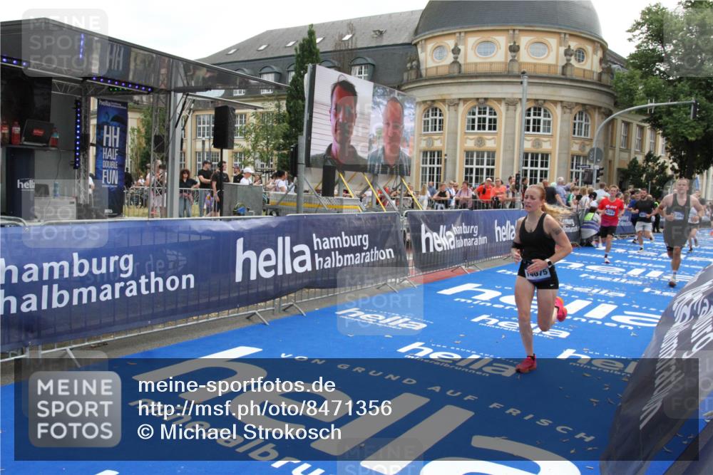 29.06.2025 - hella hamburg halbmarathon Michael Strokosch http://msf.ph/oto/8471356 29.06.2025 10:36:29 Ziel 8084, 9296, 10404, 10680, 10852, 11304, 12051, 12916, 14075, 17192, 17723, 18062 meine-sportfotos.de