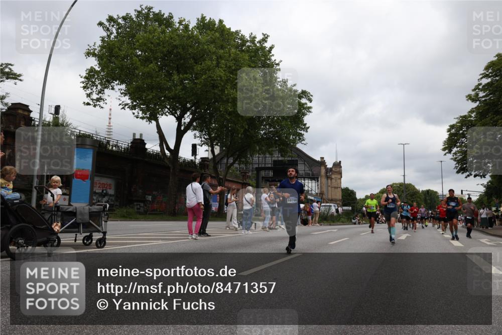 29.06.2025 - hella hamburg halbmarathon Yannick Fuchs http://msf.ph/oto/8471357 29.06.2025 10:57:39 20KM 1184, 1316, 1464, 1722, 1724, 1940, 1992, 2685, 3360, 4328, 4370, 5305, 5384, 5734, 6631, 7243, 7290, 7333, 8561, 8822, 9439, 9681, 10705, 10766, 10866, 11149, 11527, 11657, 11771, 12315, 12316, 12513, 12662, 13171, 14135, 14313, 14493, 15516, 15532, 15550, 15897, 16424, 16426, 16639, 16872, 16995, 17071, 17437, 17730, 17894, 18028, 18122, 18717 meine-sportfotos.de