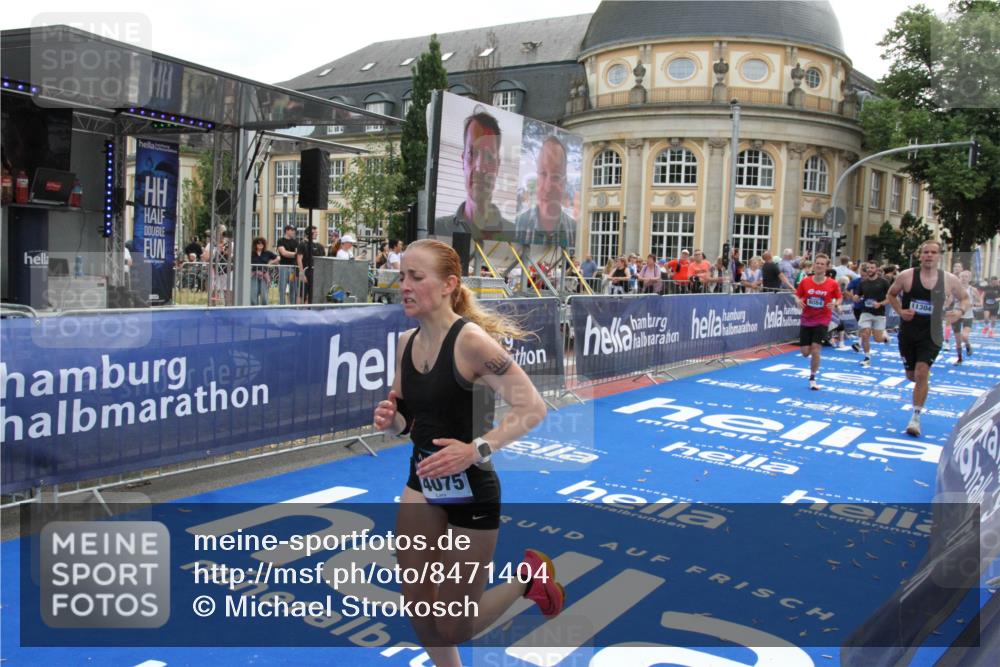 29.06.2025 - hella hamburg halbmarathon Michael Strokosch http://msf.ph/oto/8471404 29.06.2025 10:36:30 Ziel 8084, 9296, 10404, 10680, 10852, 11304, 11833, 12916, 14075, 17723, 18062 meine-sportfotos.de
