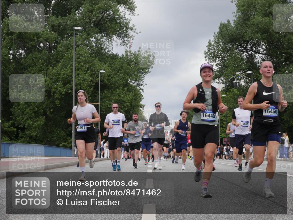 29.06.2025 - hella hamburg halbmarathon Luisa Fischer http://msf.ph/oto/8471462 29.06.2025 10:44:15 Kennedybrücke 1691, 19026, 1329, 15154, 1629, 3299, 16449, 12699, 16450, 1075, 1323, 4906, 7585, 8429, 8430, 8878, 9962 meine-sportfotos.de