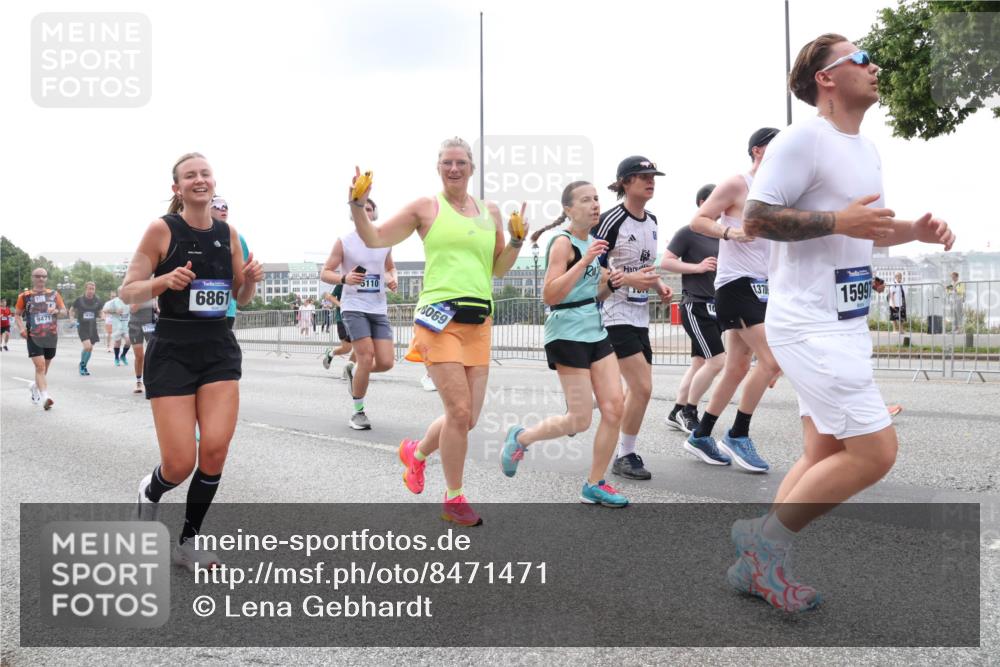 29.06.2025 - hella hamburg halbmarathon Lena Gebhardt http://msf.ph/oto/8471471 29.06.2025 10:33:01 Lombardsbrücke 9471, 6861, 5110, 8069, 137, 15997, 1078, 1199, 1237, 1324, 1732, 1764, 2038, 2054, 2059, 2085, 2276, 2838, 2959, 3391, 3422, 3660, 3670, 3708, 3753, 3871, 4030, 4096, 4445, 4446, 4555, 4650, 5110, 5180, 5581, 5871, 5917, 6040, 6773, 6861, 7308, 7309, 7387, 7531, 7633, 7749, 7750, 7982, 8170, 8595, 8839, 9010, 9034, 9143, 9188, 9289, 9471, 9542, 9768, 10013, 10048, 10277, 11229, 11260, 11713, 11756, 11826, 12039, 12423, 12424, 14305, 14743, 15951 meine-sportfotos.de