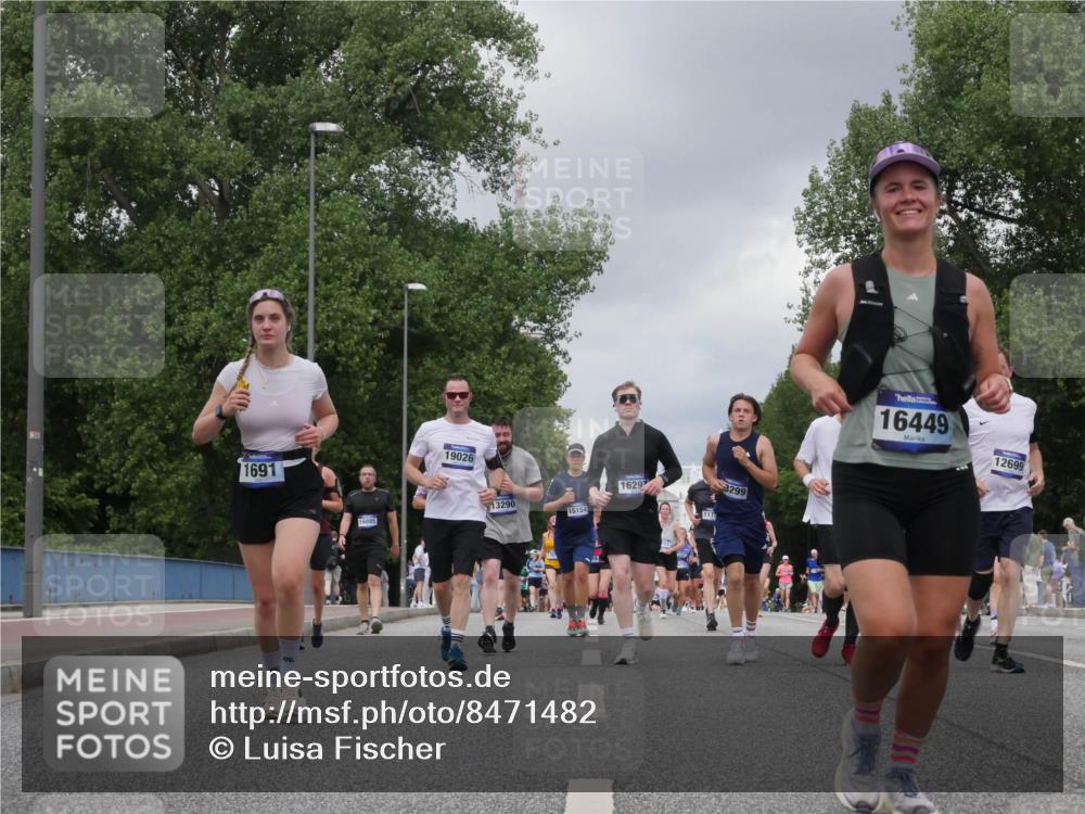 29.06.2025 - hella hamburg halbmarathon Luisa Fischer http://msf.ph/oto/8471482 29.06.2025 10:44:15 Kennedybrücke 1691, 19026, 13290, 15154, 1629, 117, 3299, 16449, 12699, 1075, 1323, 4906, 7585, 8429, 8430, 8878, 9962 meine-sportfotos.de