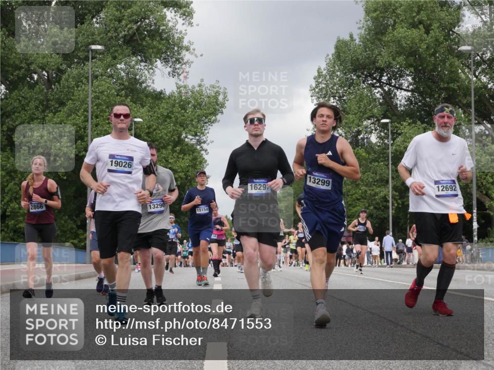 29.06.2025 - hella hamburg halbmarathon Luisa Fischer http://msf.ph/oto/8471553 29.06.2025 10:44:18 Kennedybrücke 2866, 19026, 13290, 15154, 1629, 13299, 8878, 12692, 4906, 7293, 7585, 8429, 8430, 8878, 9962 meine-sportfotos.de