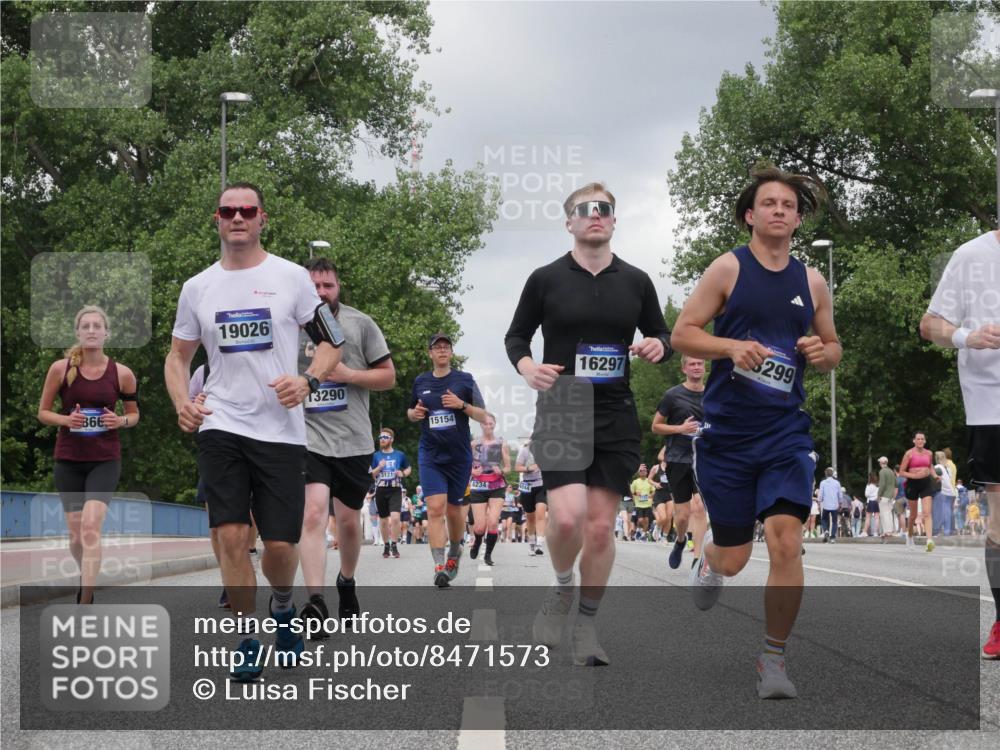 29.06.2025 - hella hamburg halbmarathon Luisa Fischer http://msf.ph/oto/8471573 29.06.2025 10:44:18 Kennedybrücke 866, 19026, 13290, 3121, 15154, 4234, 3, 16297, 8299, 4906, 7293, 7585, 8429, 8430, 8878, 9962 meine-sportfotos.de