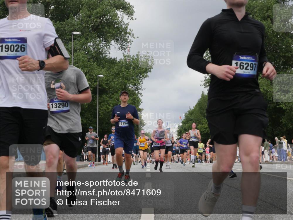 29.06.2025 - hella hamburg halbmarathon Luisa Fischer http://msf.ph/oto/8471609 29.06.2025 10:44:20 Kennedybrücke 19026, 13290, 18844, 31, 15154, 17879, 4234, 7293, 16297, 4044, 7293, 7585, 7829, 8878, 9962, 10269 meine-sportfotos.de