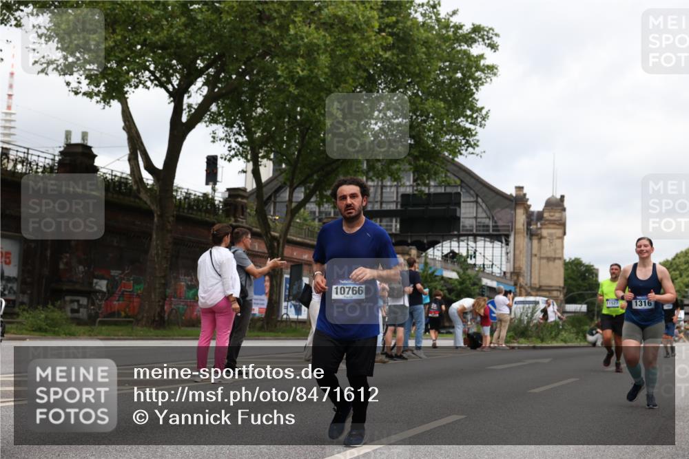 29.06.2025 - hella hamburg halbmarathon Yannick Fuchs http://msf.ph/oto/8471612 29.06.2025 10:57:40 20KM 1184, 1316, 1464, 1722, 1724, 1940, 1992, 2685, 3360, 4328, 4370, 5305, 5384, 7243, 7290, 7333, 8561, 9439, 9681, 10705, 10766, 10866, 11149, 11527, 11657, 11771, 12315, 12316, 12513, 12662, 13171, 13841, 14135, 14313, 14493, 15516, 15532, 15550, 15897, 16424, 16426, 16639, 16872, 16995, 17061, 17071, 17437, 17730, 17894, 18122, 18717 meine-sportfotos.de