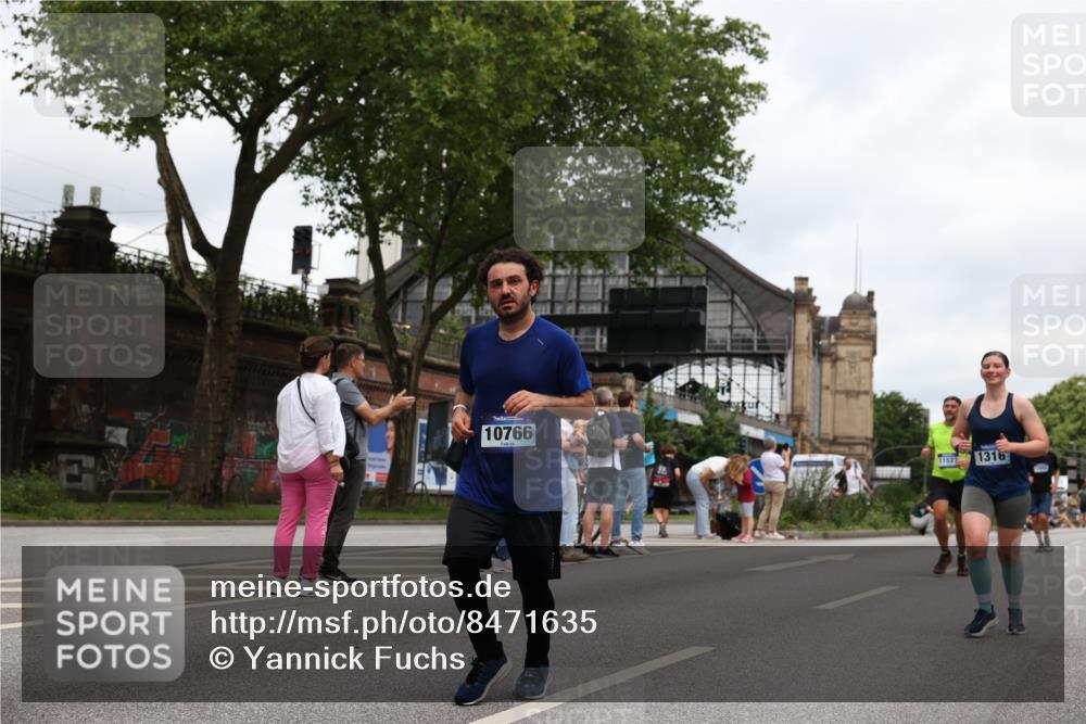29.06.2025 - hella hamburg halbmarathon Yannick Fuchs http://msf.ph/oto/8471635 29.06.2025 10:57:40 20KM 1184, 1316, 1464, 1722, 1724, 1940, 1992, 2685, 3360, 4328, 4370, 5305, 5384, 7243, 7290, 7333, 8561, 9439, 9681, 10705, 10766, 10866, 11149, 11527, 11657, 11771, 12315, 12316, 12513, 12662, 13171, 13841, 14135, 14313, 14493, 15516, 15532, 15550, 15897, 16424, 16426, 16639, 16872, 16995, 17061, 17071, 17437, 17730, 17894, 18122, 18717 meine-sportfotos.de