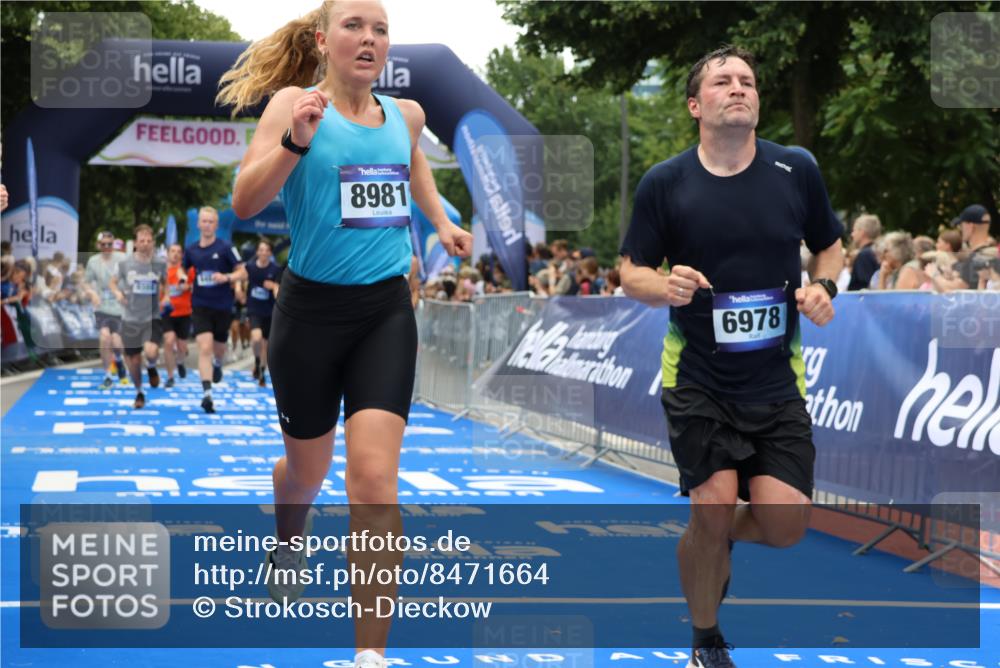 29.06.2025 - hella hamburg halbmarathon Strokosch-Dieckow http://msf.ph/oto/8471664 29.06.2025 10:46:28 Ziel 2222, 2842, 4237, 4497, 5459, 6421, 6978, 7335, 8482, 8981, 9232, 9386, 9529, 9786, 11185, 11773, 12171, 12651, 12891, 13525, 13698, 14045, 14228, 14482, 15133, 15157, 15206, 16127, 17281, 17461, 18211, 18637, 18882, 19209 meine-sportfotos.de