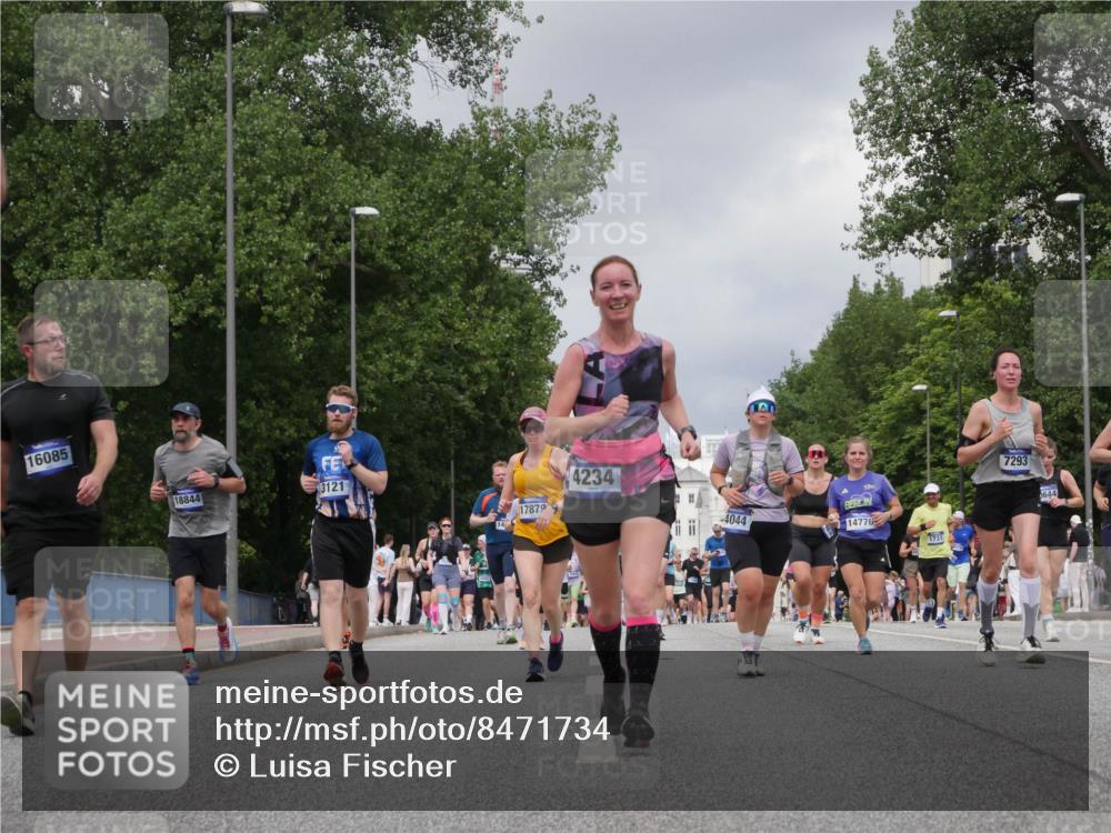 29.06.2025 - hella hamburg halbmarathon Luisa Fischer http://msf.ph/oto/8471734 29.06.2025 10:44:23 Kennedybrücke 16085, 18844, 3121, 17879, 4234, 4044, 14776, 1731, 7293, 644, 1731, 4044, 4638, 6088, 7293, 7585, 7829, 8878, 10269, 10644 meine-sportfotos.de