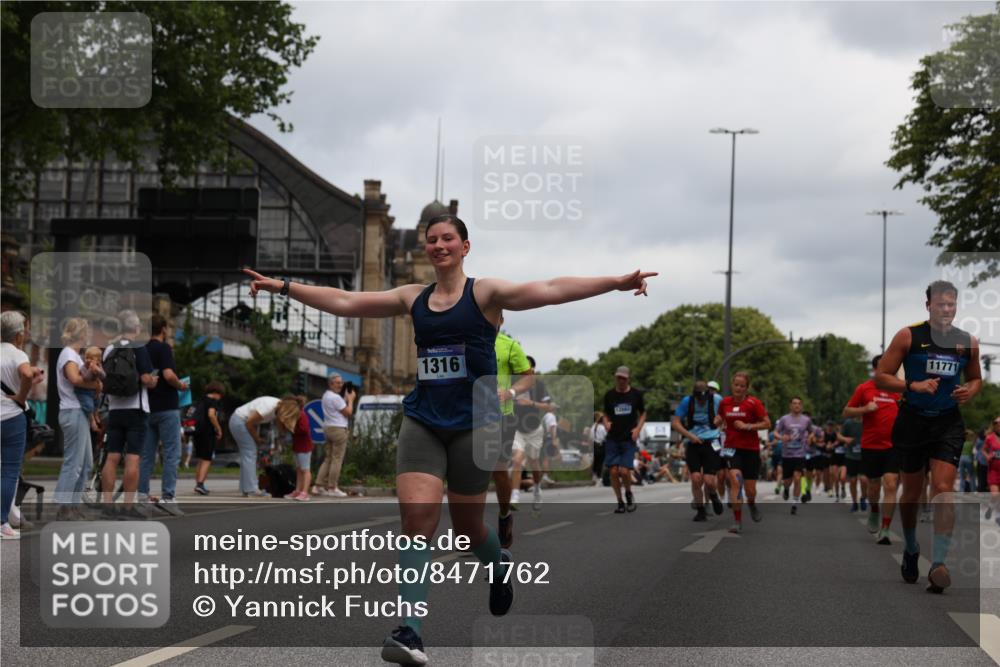 29.06.2025 - hella hamburg halbmarathon Yannick Fuchs http://msf.ph/oto/8471762 29.06.2025 10:57:41 20KM 1184, 1316, 1464, 1722, 1724, 1940, 2685, 3360, 4328, 4370, 5305, 5384, 7243, 7290, 7333, 8561, 9191, 9439, 9681, 10705, 10766, 10866, 11149, 11527, 11657, 11771, 12315, 12316, 12513, 12662, 13171, 13841, 14135, 14313, 14493, 15516, 15532, 15550, 15897, 16424, 16426, 16639, 16995, 17061, 17071, 17437, 17730, 17894, 18122, 18717 meine-sportfotos.de