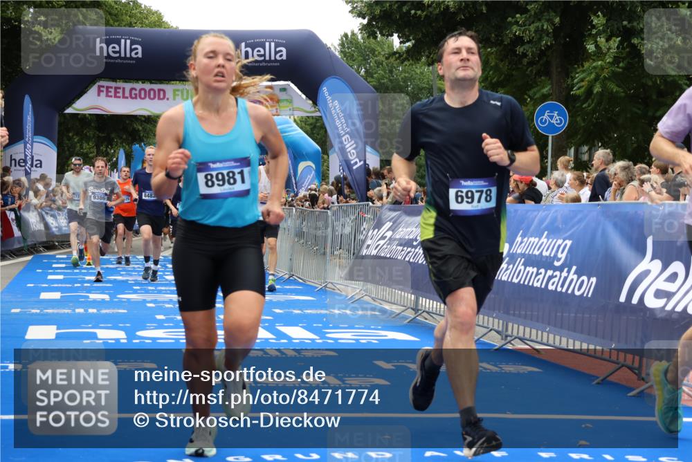 29.06.2025 - hella hamburg halbmarathon Strokosch-Dieckow http://msf.ph/oto/8471774 29.06.2025 10:46:28 Ziel 2222, 2842, 4237, 4497, 5459, 6421, 6978, 7335, 8482, 8981, 9232, 9386, 9529, 9786, 11185, 11773, 12171, 12651, 12891, 13525, 13698, 14045, 14228, 14482, 15133, 15157, 15206, 16127, 17281, 17461, 18211, 18637, 18882, 19209 meine-sportfotos.de