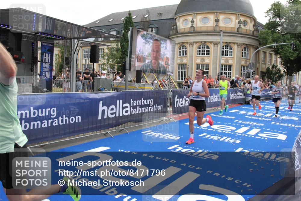 29.06.2025 - hella hamburg halbmarathon Michael Strokosch http://msf.ph/oto/8471796 29.06.2025 10:36:44 Ziel 1571, 3809, 5092, 5961, 14622, 15621, 16523, 18038, 18733 meine-sportfotos.de